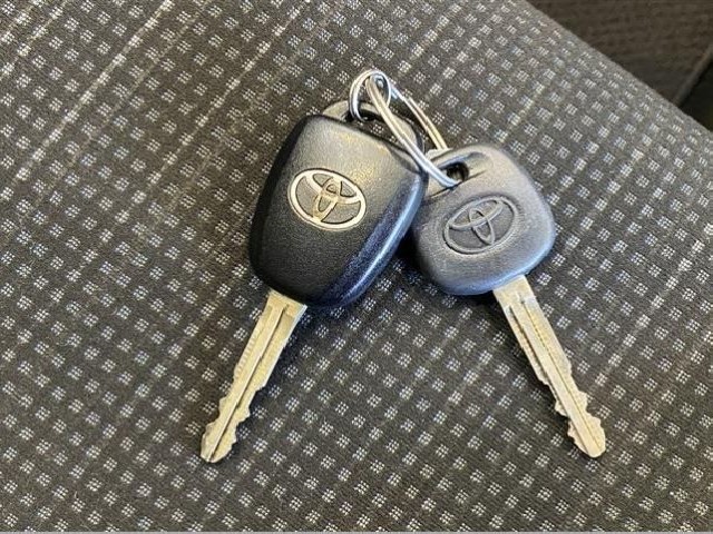 TOYOTA VITZ 2018 Image 25