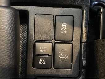 TOYOTA VITZ 2018 Image 20