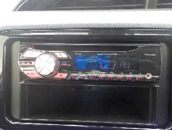 TOYOTA VITZ 2018 Image 30