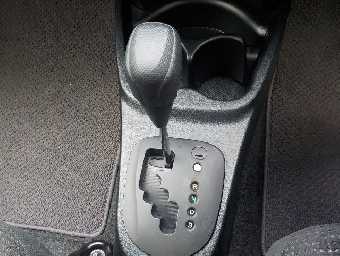 TOYOTA VITZ 2018 Image 31