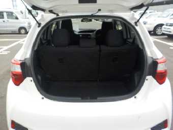 TOYOTA VITZ 2018 Image 35