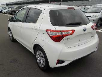 TOYOTA VITZ 2018 Image 39