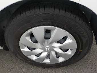 TOYOTA VITZ 2018 Image 40