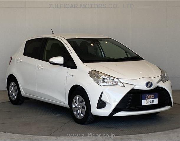 TOYOTA VITZ 2018 Image 9