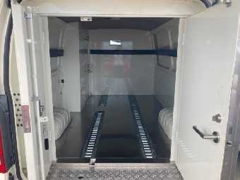 TOYOTA HIACE 2016 Image 17