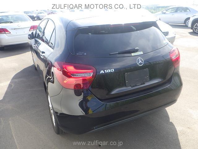 MERCEDES BENZ A CLASS 2018 Image 12