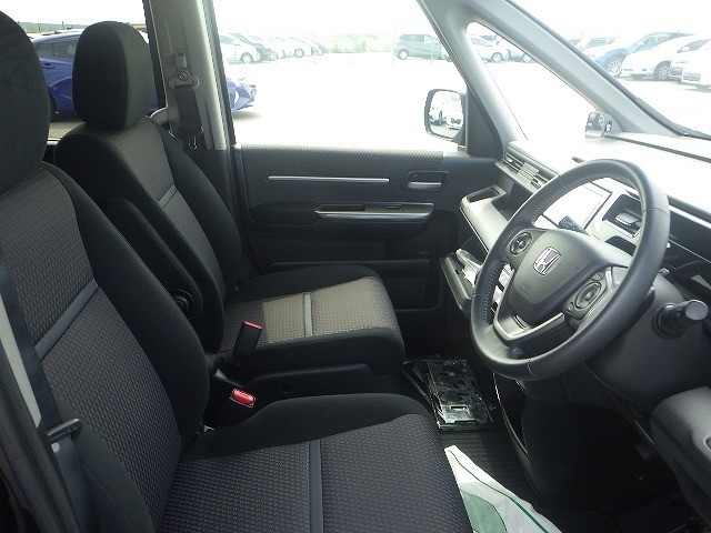 HONDA STEPWGN SPADA 2017 Image 40