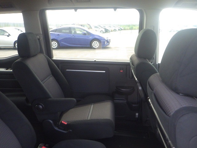 HONDA STEPWGN SPADA 2017 Image 41