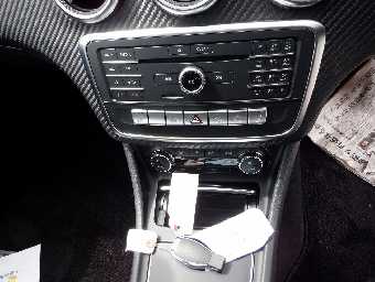 MERCEDES BENZ A CLASS 2017 Image 11