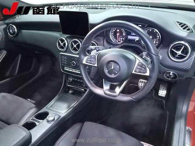 MERCEDES BENZ A CLASS 2017 Image 3