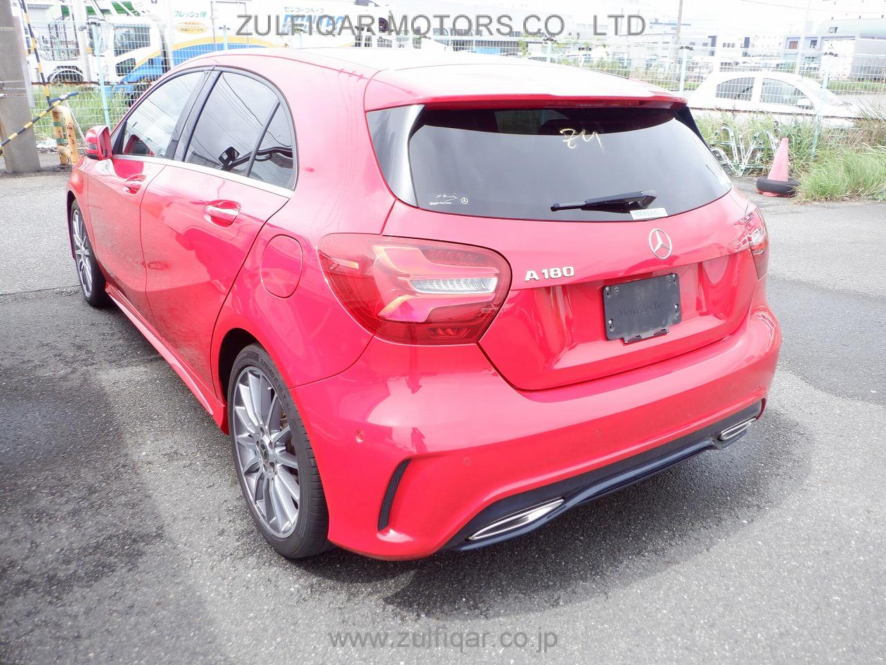 MERCEDES BENZ A CLASS 2017 Image 25