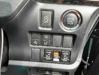 TOYOTA VOXY 2018 Image 20