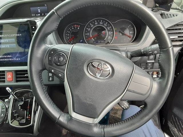 TOYOTA VOXY 2018 Image 28