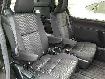 TOYOTA VOXY 2018 Image 4