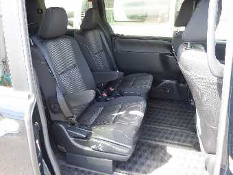 TOYOTA VOXY 2018 Image 27