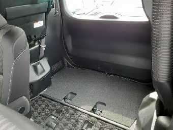 TOYOTA VOXY 2018 Image 9