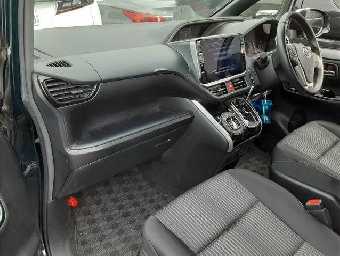 TOYOTA VOXY 2018 Image 10