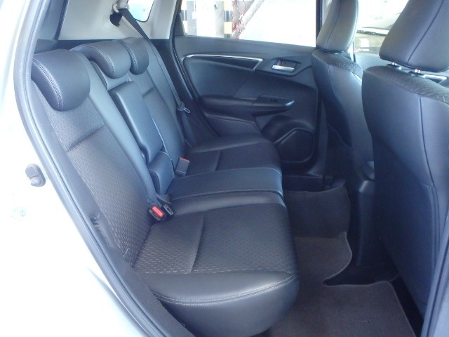 HONDA FIT HYBRID 2017 Image 23