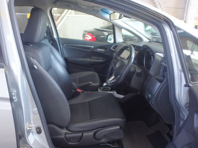 HONDA FIT HYBRID 2017 Image 25