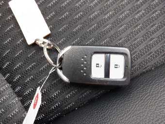 HONDA FIT HYBRID 2017 Image 12