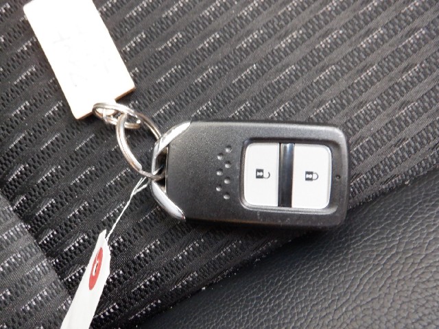 HONDA FIT HYBRID 2017 Image 21