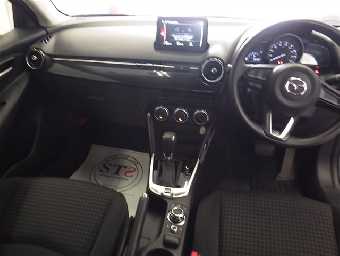 MAZDA DEMIO 2017 Image 4