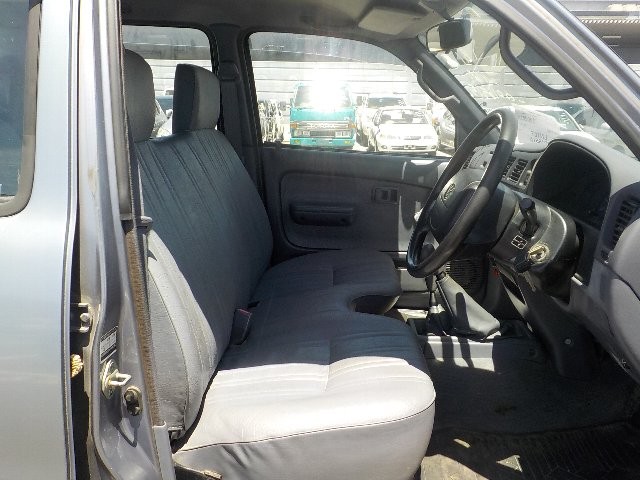 TOYOTA HILUX SPORTS PICK UP 1999 Image 19