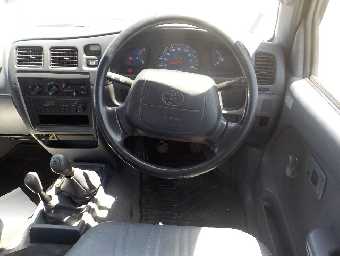 TOYOTA HILUX SPORTS PICK UP 1999 Image 9