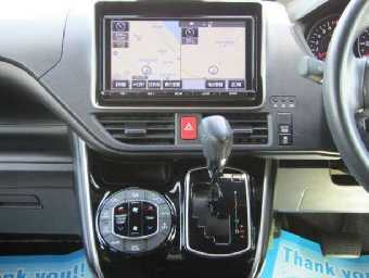 TOYOTA VOXY 2018 Image 11