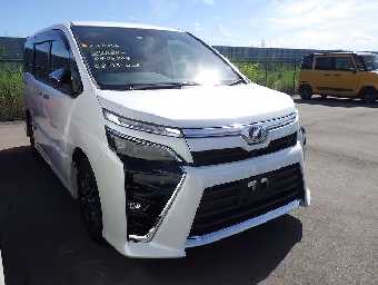 TOYOTA VOXY 2018 Image 24