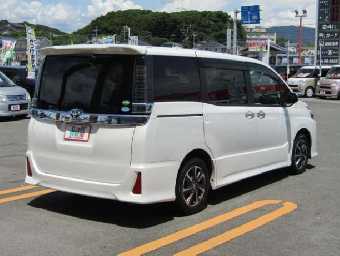 TOYOTA VOXY 2018 Image 4
