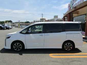 TOYOTA VOXY 2018 Image 5