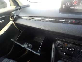 MAZDA DEMIO 2018 Image 6