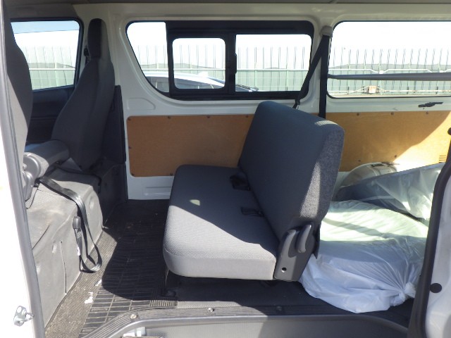 TOYOTA HIACE 2017 Image 20