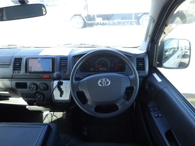 TOYOTA HIACE 2017 Image 21