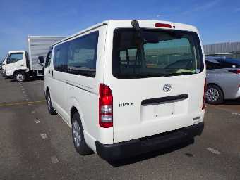 TOYOTA HIACE 2017 Image 10