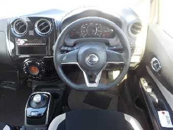 NISSAN NOTE 2018 Image 4