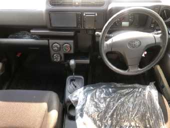 TOYOTA SUCCEED 2017 Image 4