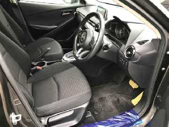 MAZDA DEMIO 2018 Image 3