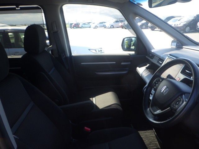 HONDA STEPWGN SPADA 2018 Image 20