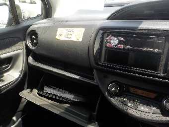 TOYOTA VITZ 2019 Image 11