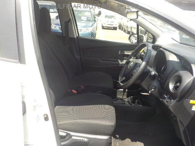 TOYOTA VITZ 2019 Image 12