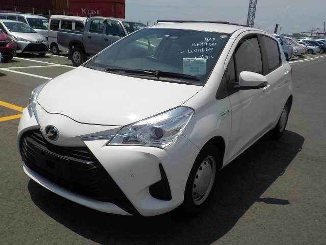 TOYOTA VITZ 2019 Image 20