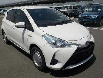 TOYOTA VITZ 2019 Image 15