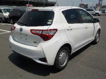 TOYOTA VITZ 2019 Image 16