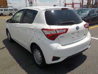 TOYOTA VITZ 2019 Image 17