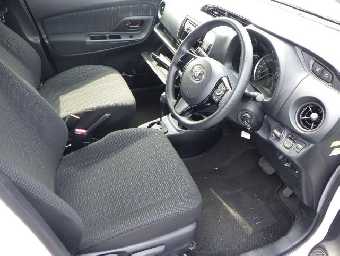 TOYOTA VITZ 2019 Image 5