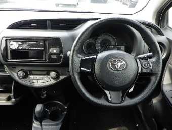TOYOTA VITZ 2019 Image 6