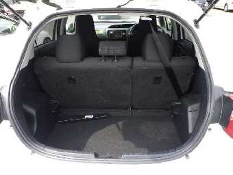 TOYOTA VITZ 2019 Image 7