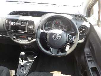 TOYOTA VITZ 2019 Image 8